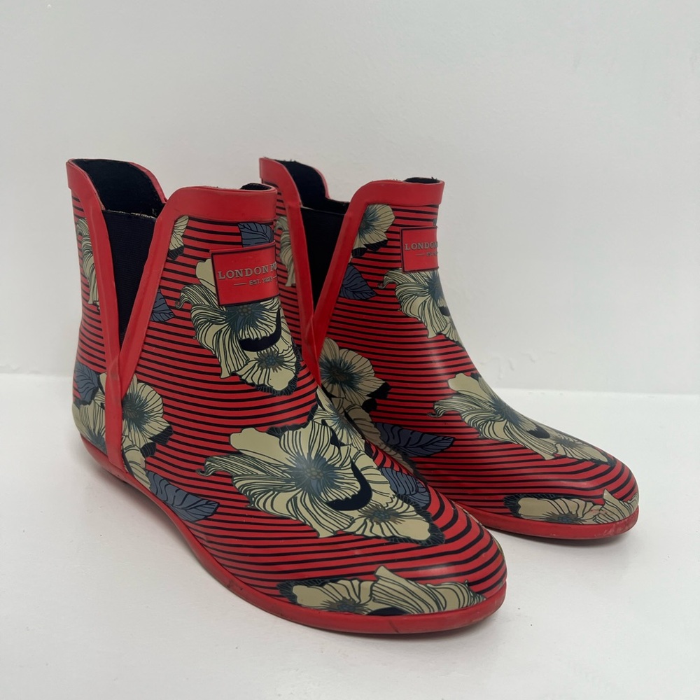 Very cutesy rain boots .